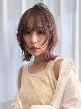 アンス 大阪梅田(ANs.) ピンクベージュ 顔まわりレイヤー ブリーチヘア