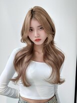 ニューヨークニューヨーク なんば道頓堀店(NYNY)&nbsp;レイヤーカット　くびれヘア　韓国　ミルクティーベージュ