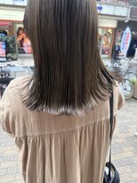 リポーゾ(Riposo.)&nbsp;オリーブグレージュ/切りっぱなしボブ