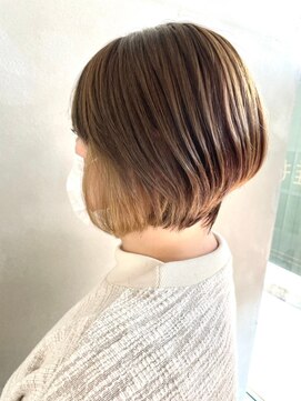 フェアリーテール 高坂店 大人かわいい！ショート×インナーカラー