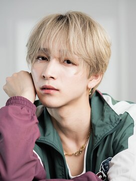 オーシャントーキョーオーバー 渋谷(OCEAN TOKYO OVER) 韓国ヘアニュアンスコンマバングセンターパートフェザーパーマ