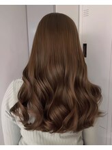 ブリーチなしでも圧倒的な透明感と艶感のあるダメージレスカラーが得意【ショートボブ/新宿/髪質改善】