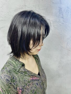 クア(qua) 【小顔効果◎】ウルフボブ