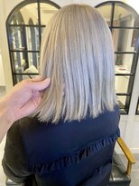 スリー 麻布(THLEE) ホワイトベージュ