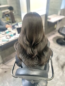 アンダーバーホワイト(_WHITE) 透明感たっぷり♪オリーブグレージュ☆