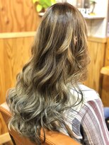 ララテラス(LaLa Terrace)&nbsp;ブルーアッシュバレイヤージュ×外国人風ロング