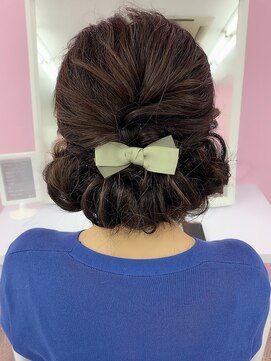 アマレット 東京駅八重洲店(amaretto) ガーリーギブソンタックヘア