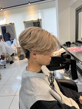 アイズ 海老名(AIZU) センターパート ニュアンスパーマ ダウンパーマ カルマパーマ