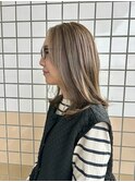 ミディアム/セミロング/アッシュベージュ/ハイライトカラー