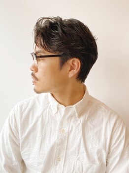 手々の写真/【桜坂駅徒歩2分】大人男子の悩みを解決する30代からのケアパーマ！ラフさの中に上品な雰囲気を大切に。