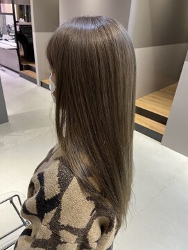 イル(il) グレージュカラー