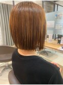 ぱつっと切りっぱなしストレートボブ