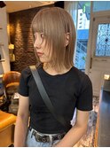 レイヤーカット　ベージュカラー　ダブルカラー