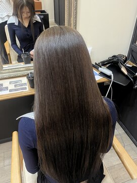 オリーブベージュ