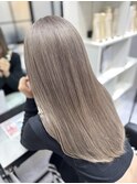ホワイトグレージュ×ケアブリーチカラー