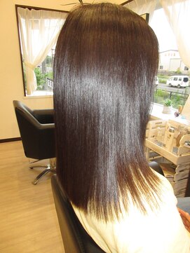 コア フィール ア デイ(COIFFURE A DAY) 【見附今町】M3Dうるさらストレート