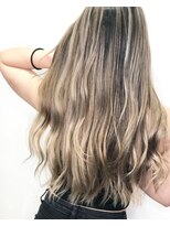 リーブル(Libre)&nbsp;外国人風コントラストバレイヤージュカラー