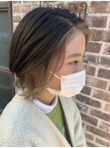 フレーミングカラーにウルフスタイルで顔まわりにポイントを!