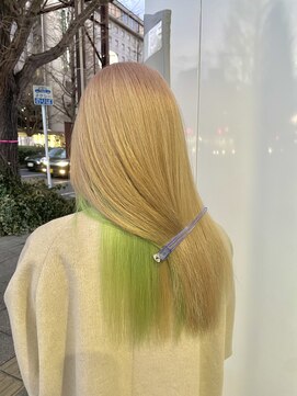 スリー(three) milk tea  ×  pail green