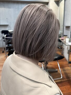 ヨロ 小岩(YOLO) ハイライトショートヘアダブルカラーイルミナカラーオージュア