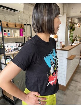 ランプ(Lamp) ワイドバング&切りっぱなしボブ