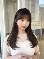 ラクシア(LucxiA)&nbsp;レイヤーカット/韓国ヘア／顔周りカット/前髪