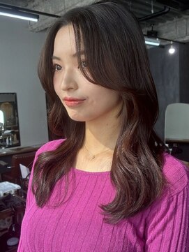 ロティー(loty) レイヤー 髪質改善 透明感カラー オリーブグレー 顔周りレイヤー