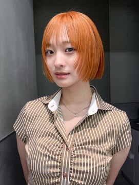 ボブショートミディアムブリーチハイトーン小顔おくれ毛_F30988