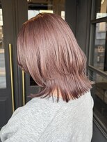 ニュートライズ(NEUTRIZE)&nbsp;ラベンダーカラーの外ハネミディボブ