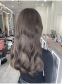 20代30代大人可愛いダブルカラーアッシュグレージュミディ