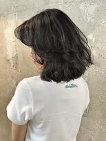 オルカ(ORCA) 海外レイヤーレイヤーカットダークブルーニュアンスウルフ