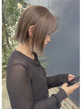 エムサロン(emu salon) 切りっぱなしボブ/切りっぱなし/透明感カラー/グレージュ/30代/