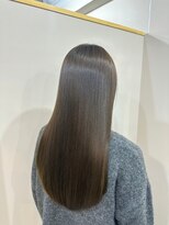 カミエ(kamie)&nbsp;ツヤのあるロングブラウン × カット×カラー×トリートメント
