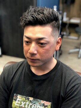 バーバーショップ ブリンケード(BARBERSHOP BRINQUEDO) スキンフェードスタイル