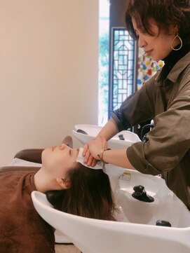 ヘアサロン トラヴィス(hair salon Travis) 【ヘッドスパ】ヘッドエステと艶髪トリートメント sp、br付
