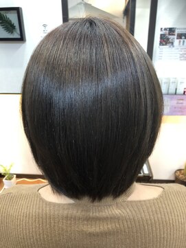 ヘアーメイク クーラ 行橋店(Hair make CURA) 大人かわいい小顔30代40代ツヤ感ボブ
