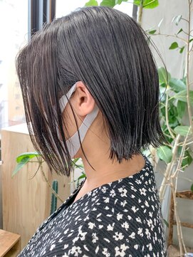 テトヘアー(teto hair) 外ハネボブ、前下がりボブ、耳掛けボブ、グレージュ