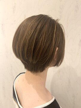 ルヴェルヘアー(Revel hair) ショートボブハイライト艶感カラー