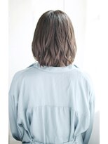 シュシュット(chouchoute)&nbsp;大人かわいいこなれ美髪ミディホワイトグレージュネビージュ/051