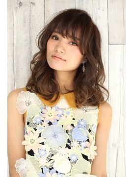 サファイア(SAPPHIRE) 花畑に咲く1輪の花<m(__)m>