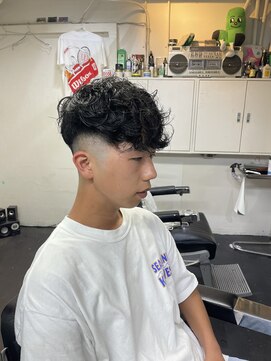 メリケンバーバーショップ フクオカ(MERICAN BARBERSHOP FUK) フェードパーマ