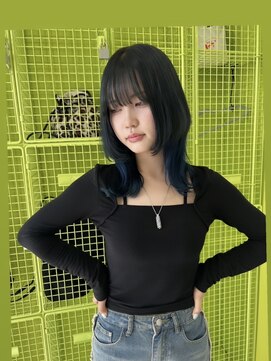 アース コアフュールボーテ 富山婦中店(EARTH coiffure beaute) ネイビーブルーインナーカラーケアブリーチウルフカット