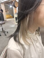 ロイジー(roijir) 【表参道 roijir】インナーカラー×ホワイトベージュカラー