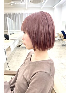 ニュート(Neut ) ピンクブリーチカラー/ハイトーンピンク濃いめ/切りっぱなしボブ