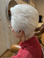 リベルテ(Libert’e)&nbsp;白髪を活かしたボリュームパーマ