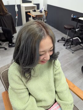 イーストバイエルゴ 川崎東口(EAST by ergo) ブリーチ/オリーブグリーン