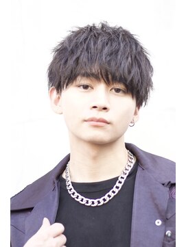 ユーフォリア 渋谷グランデ(Euphoria SHIBUYA GRANDE) 毛流れセンターパート　フェザーショート　メンズカラー