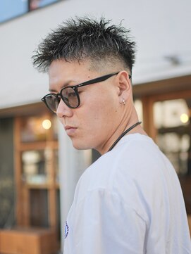 スラッシュ(SLASH) 短髪/スキンフェード/ツイストスパイラル/メンズパーマ/姫路