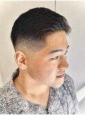 メンズバーバースタイル　フェードカット　理容室顔剃り眉毛