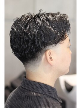 キングスマントーキョー 三鷹店(KINGSMAN TOKYO) アップバング / ツーブロック / スキンフェード[三鷹/バーバー]